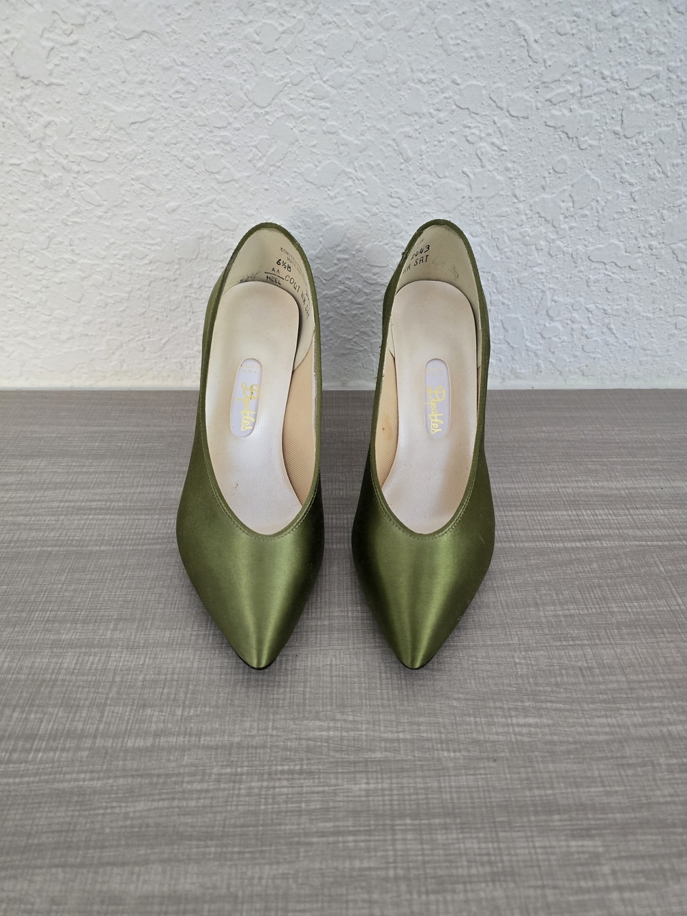 Vintage Dyeables Olive Green Satin Pointed Heels 6.5